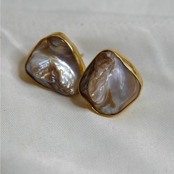 Brand new zara limited edition Baroque pearl gold plated brass earrings … - Picture 2 of 4